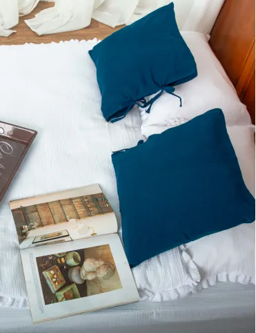 Cotton pillowcase tied with ties