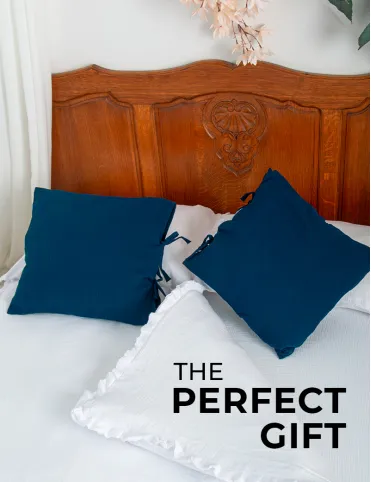 Cotton pillowcase tied with ties