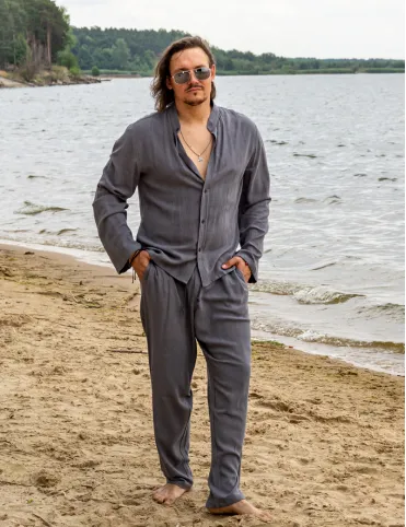 Men's linen trousers are loose in the pockets. BALI