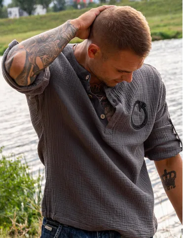 Men's muslin shirt embroidered with the symbol of Ouroboros