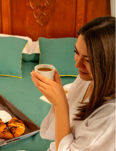 Soft cotton knee-length robe Emily