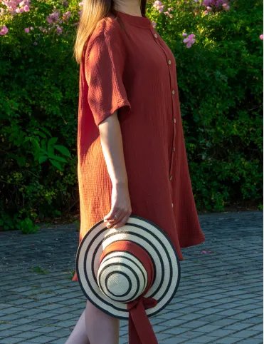 Рыжая бохо рубашка-платье до колена с коротким руковом и пуговицами по всей длинне Риана