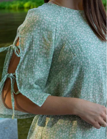 Damska sukienka w kwiaty do kolan z ozdobnymi kokardkami na rękawach Bridget