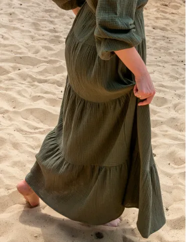 Długa zielona muślinowa sukienka z elastycznym paskiem Sandra