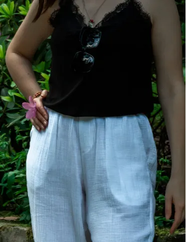 White women's muslin pants with pockets